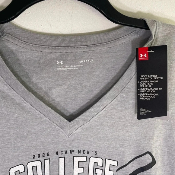 Under Armour NCAA College World Series V-Neck T-shirt Size S NWT - Picture 3 of 6